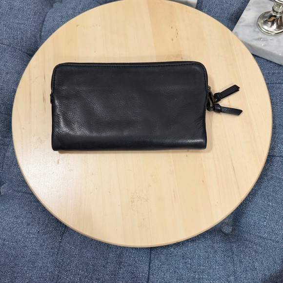 UGG Black Leather Toiletry Pouch with Branded Plaque - Picture 3 of 10